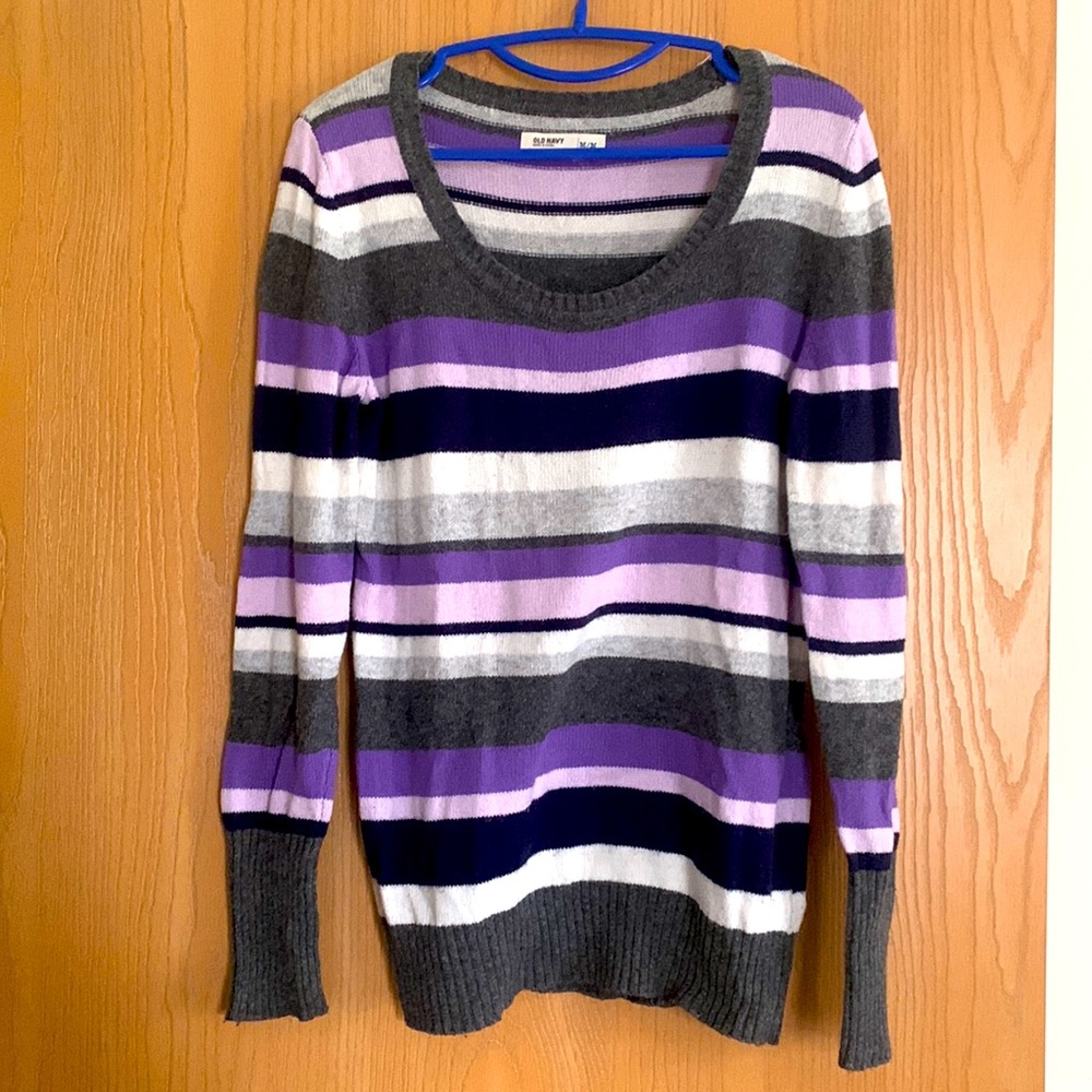 Women’s sweater.